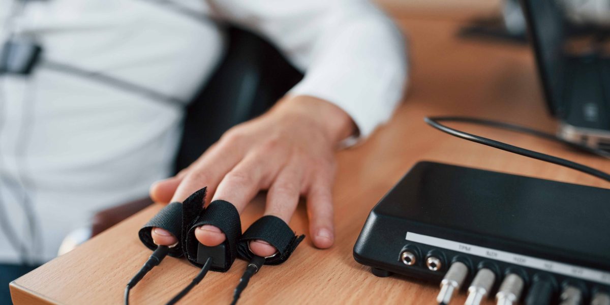 suspicious-man-passes-lie-detector-in-the-office-2026-01-08-23-30-15-utc